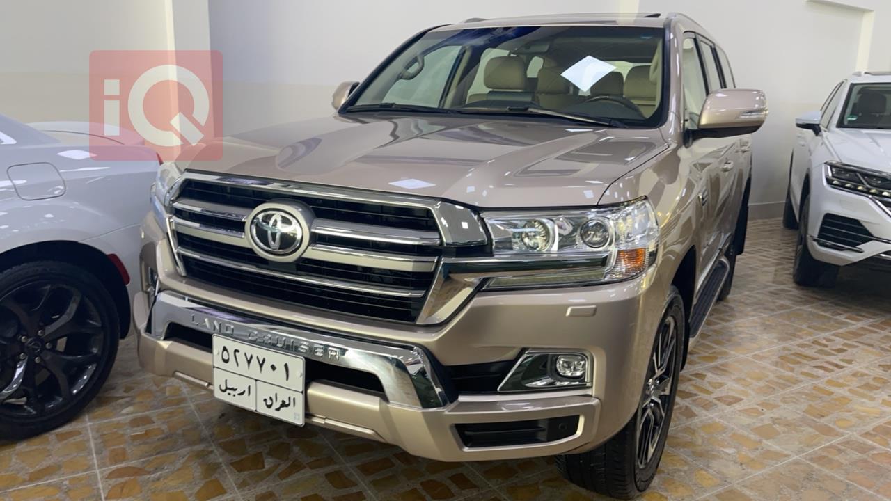 تۆیۆتا لاند کروزەر